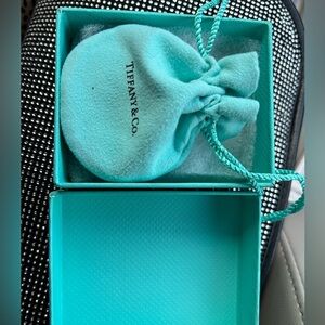 Tiffany & CO RETURN TO TIFFANY necklace